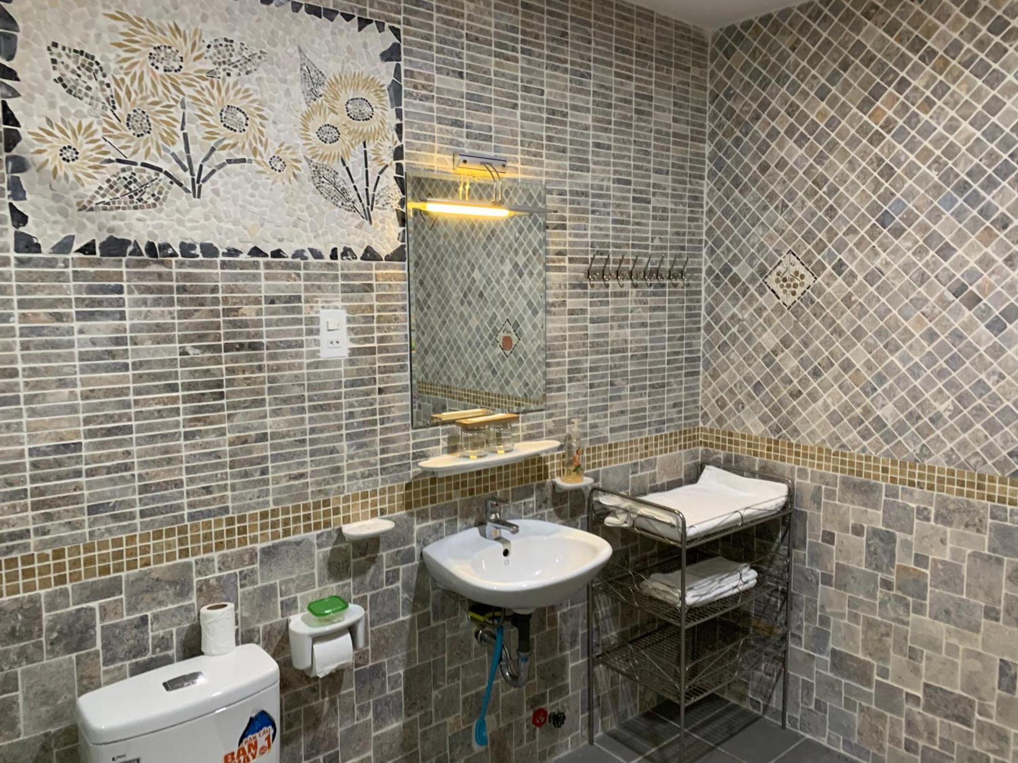 Tutaco Double With King Bed & Bath TP. Hồ Chí Minh